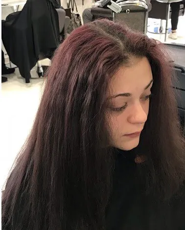 Prima: capelli castano scuro mossi